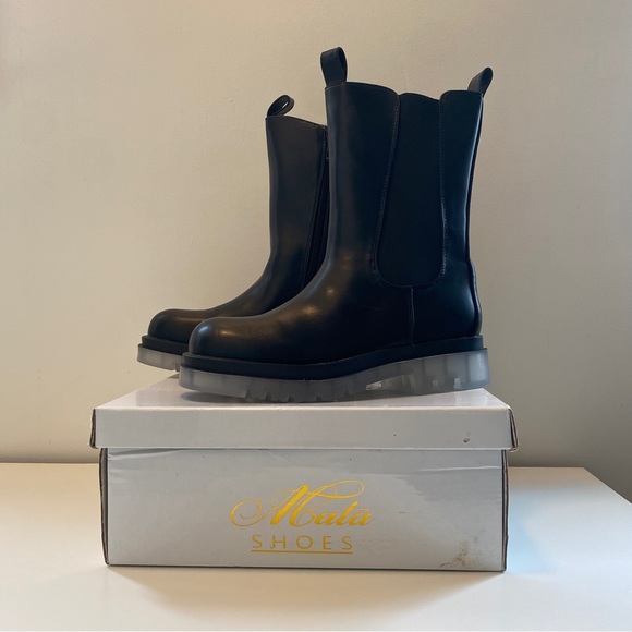 GO GETTER2 Mata Black Leather Zip-Up Mid-Ankle Boots - Picture 2 of 10